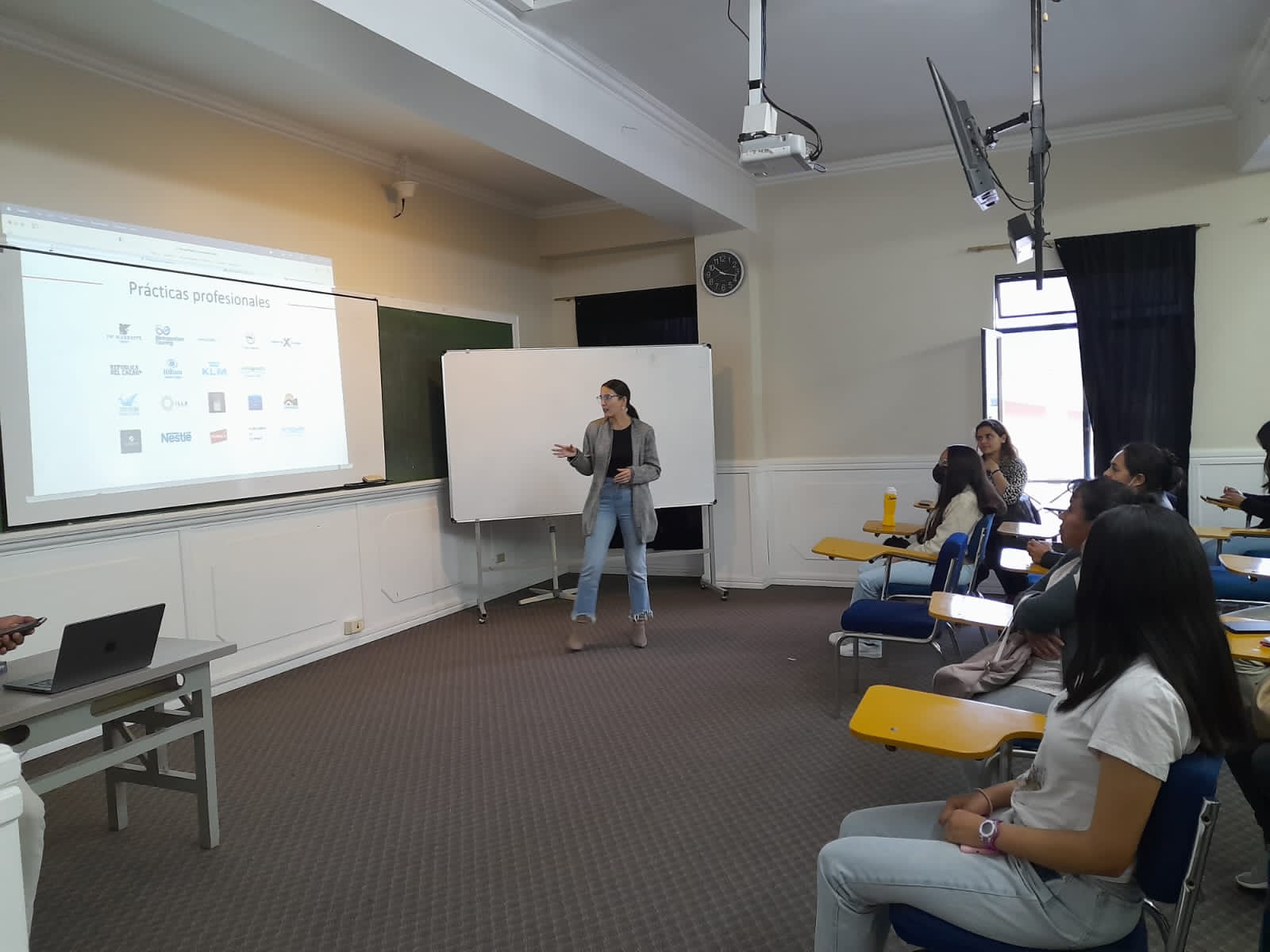 Asesoría administrativa y financiera para mujeres emprendedoras