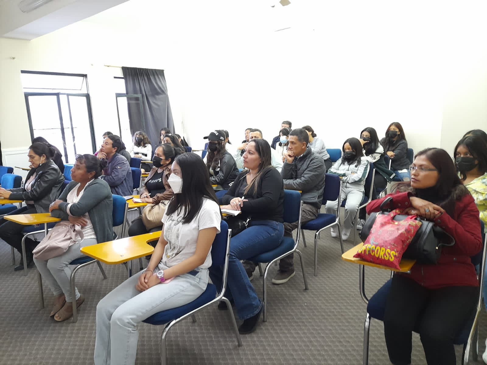 Participación de la comunidad en una jornada de la fundación